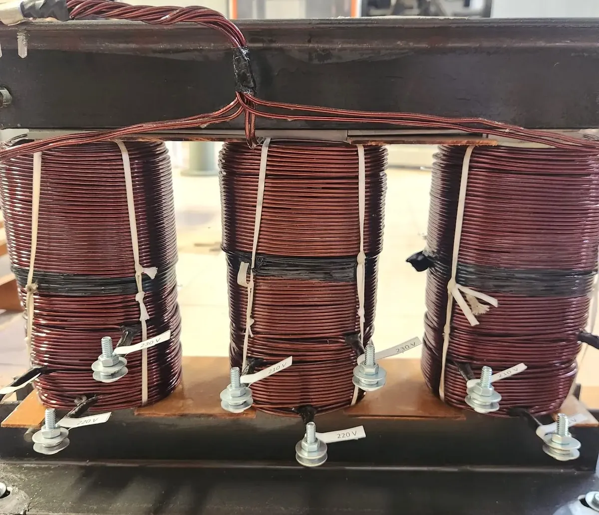 Transformador Trifásico Tipo Seco 20 KVA 220-380-440/220-127 V Ehmi - Imagen 4